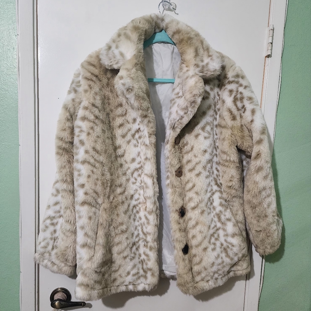 PrettyLittleThing Women's Cream and Black Faux Fur Coat